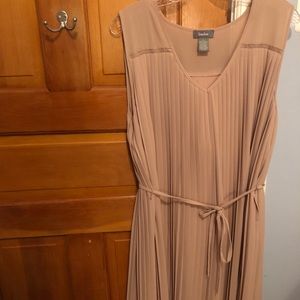 Neiman Marcus Sleeveless Pleated Tie-waist Dress